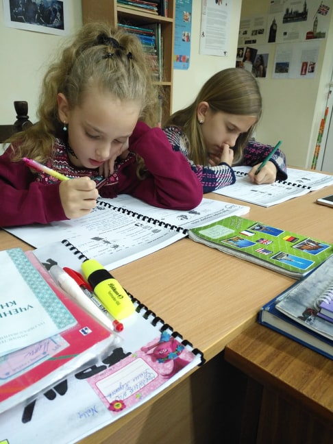 Езикова школа „Монелли“ английски език за деца и възрастни